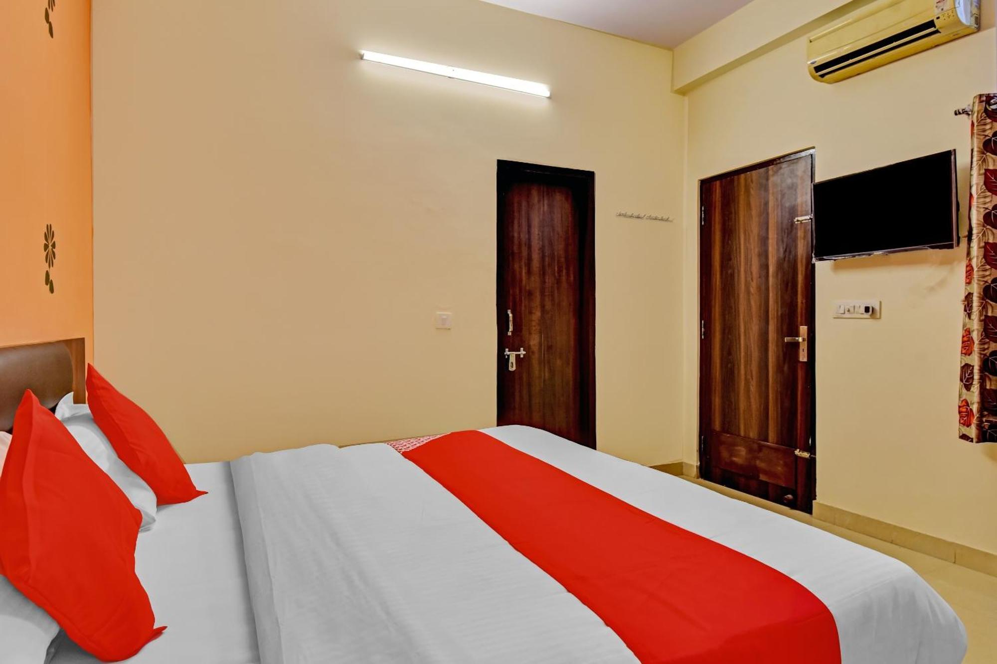 Hotel O Dev Palace 3*